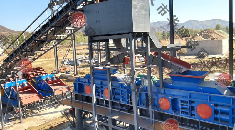 液壓對輥破碎機報價多少錢一臺